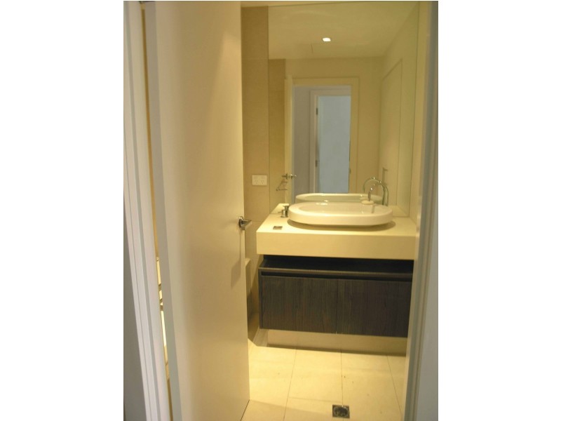 8/30-32 Docker Street, Elwood VIC 3184