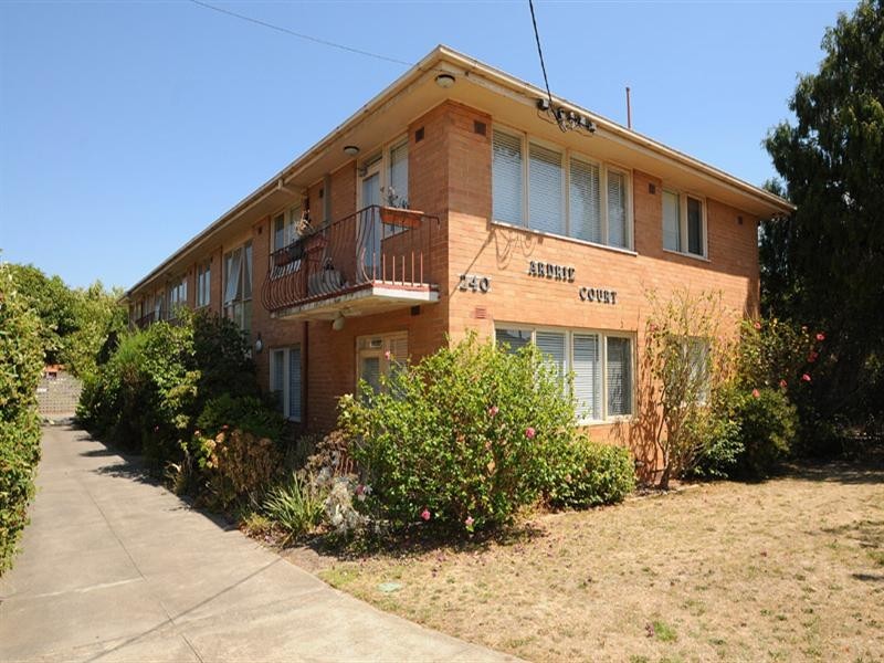 9/240 Waverley Road, Malvern East VIC 3145