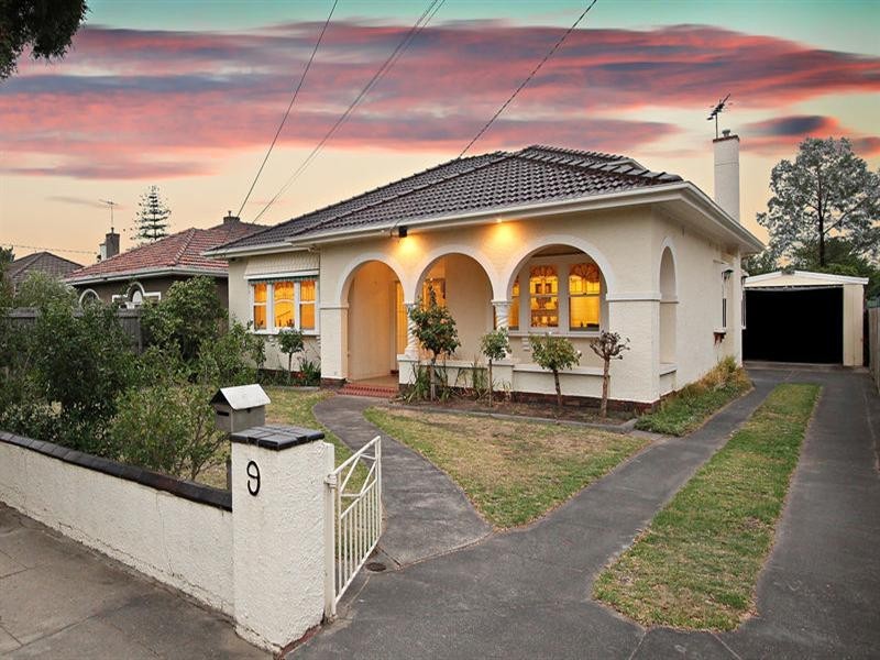 9 Wilbur Crescent, Hughesdale VIC 3166