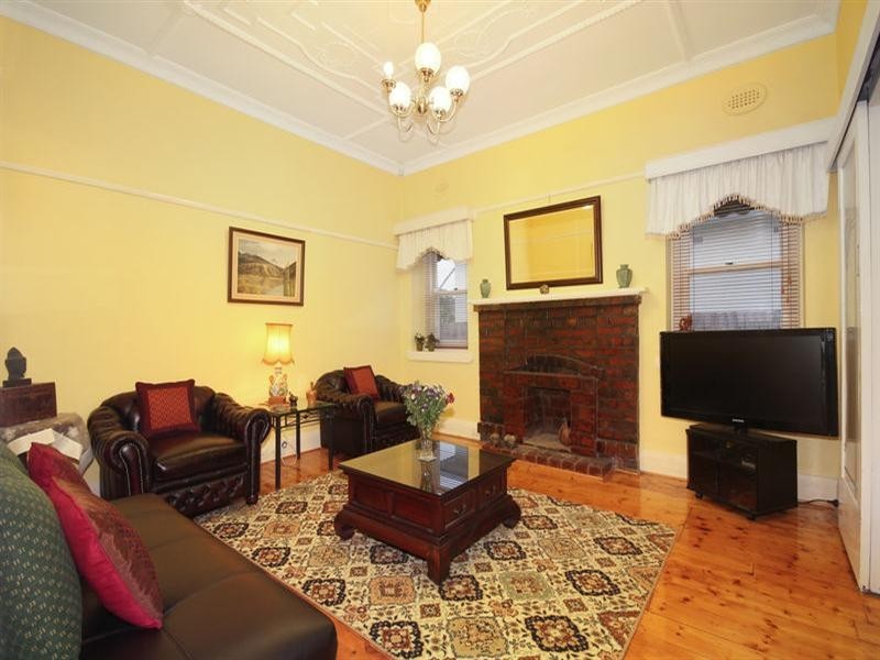 9 Wilbur Crescent, Hughesdale VIC 3166