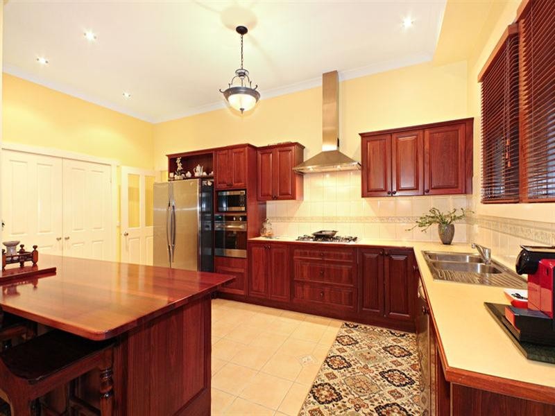 9 Wilbur Crescent, Hughesdale VIC 3166