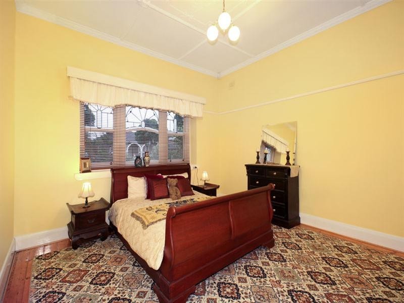 9 Wilbur Crescent, Hughesdale VIC 3166