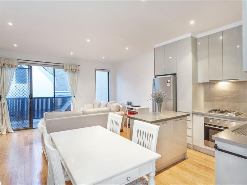 11/250 Neerim Road, Carnegie VIC 3163