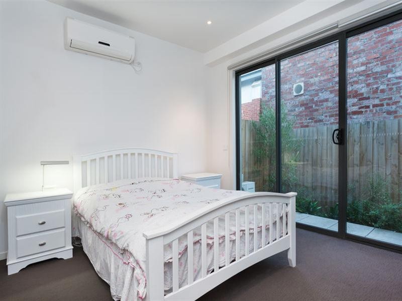 11/250 Neerim Road, Carnegie VIC 3163