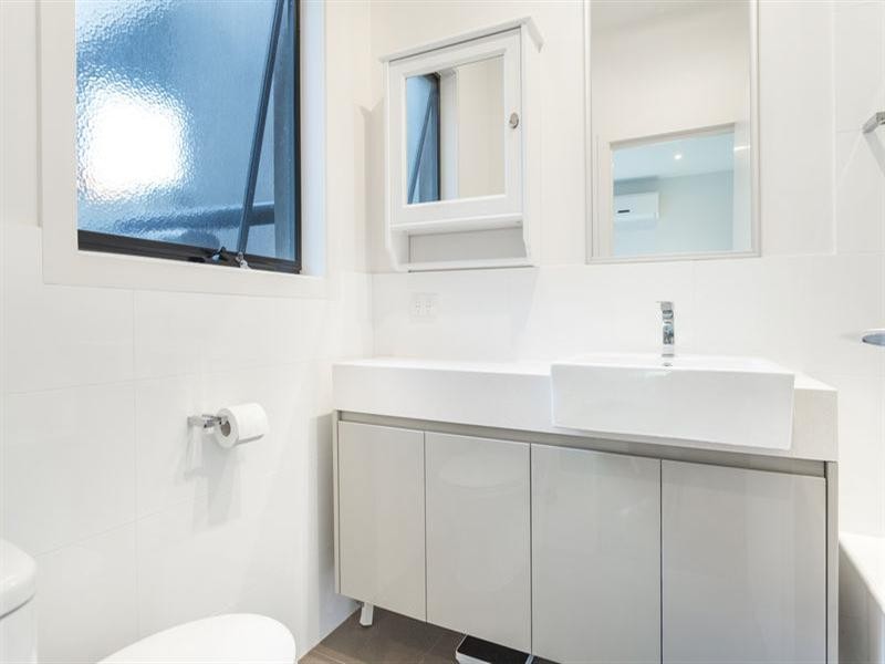 11/250 Neerim Road, Carnegie VIC 3163