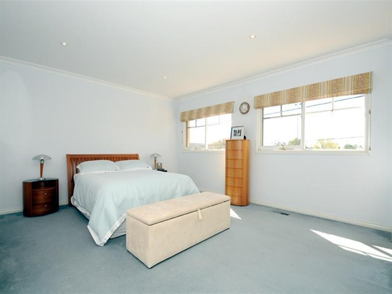 14 Barrington Street, Bentleigh East VIC 3165