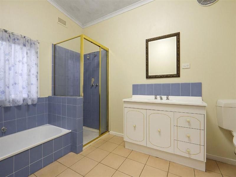 76 Oakleigh Road, Carnegie VIC 3163