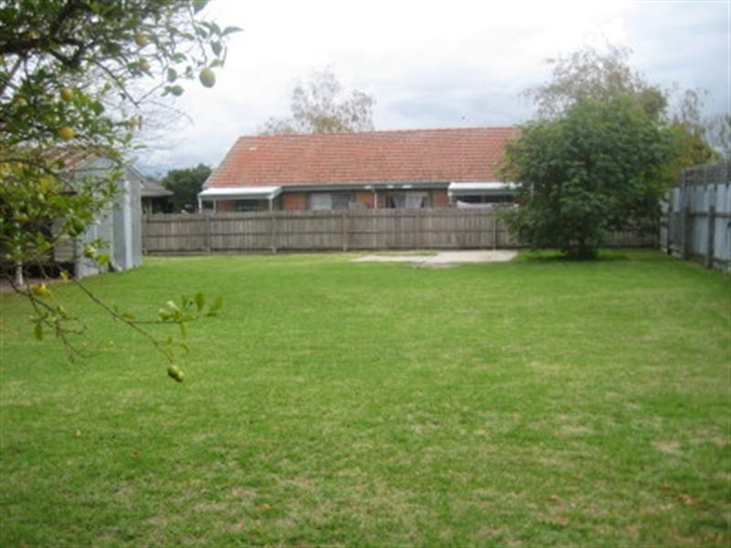 65 Kangaroo Road, Murrumbeena VIC 3163