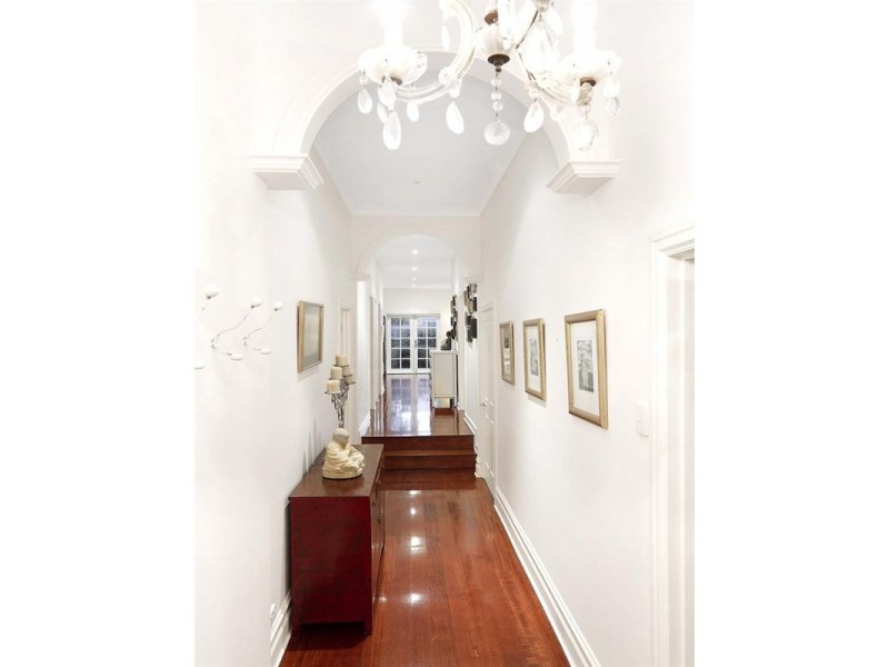 18 Mile End Road, Carnegie VIC 3163