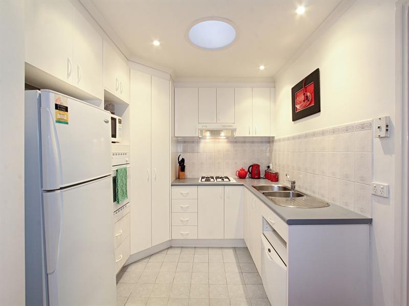 19 Federation Walk, Hughesdale VIC 3166