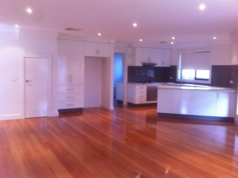 2/12 Massey Street, Box Hill South VIC 3128