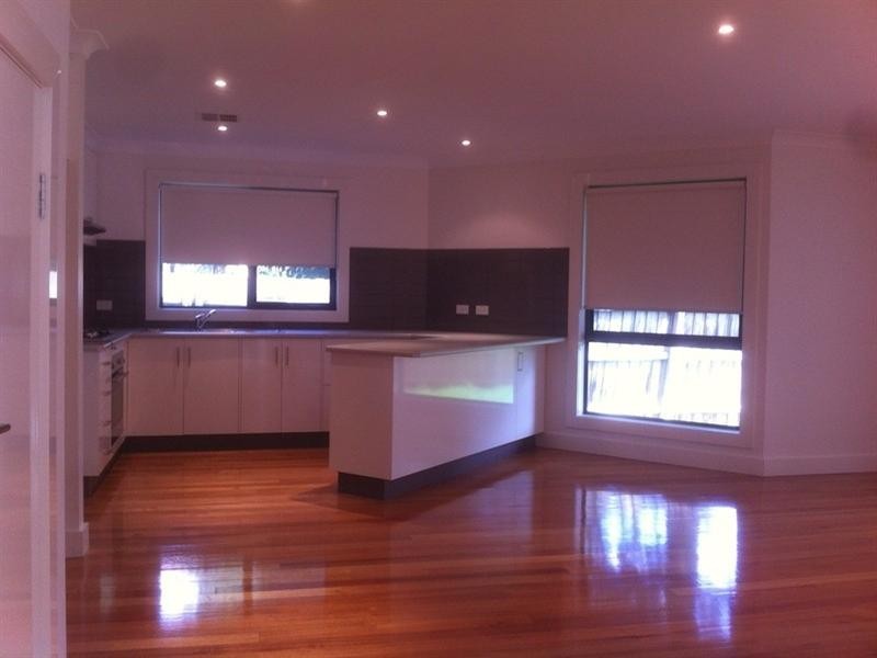 2/12 Massey Street, Box Hill South VIC 3128