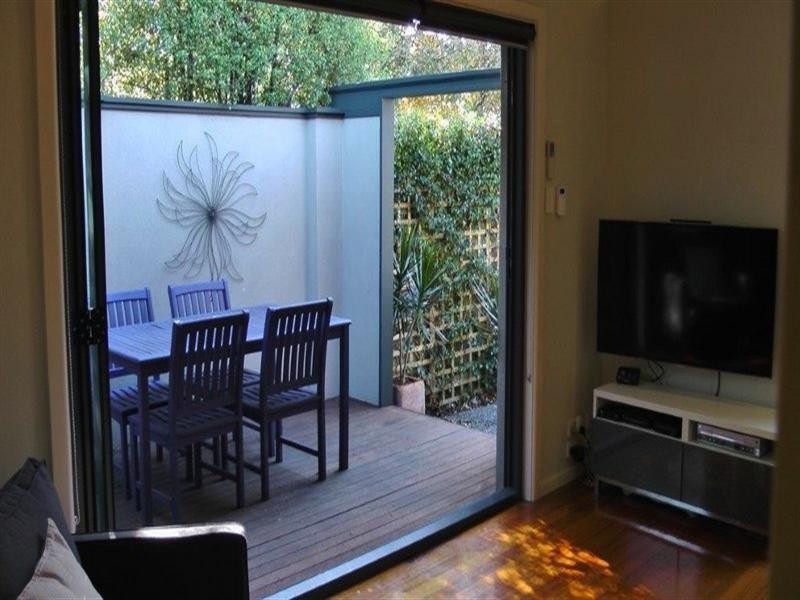 1A Cosy Gum Road, Carnegie VIC 3163