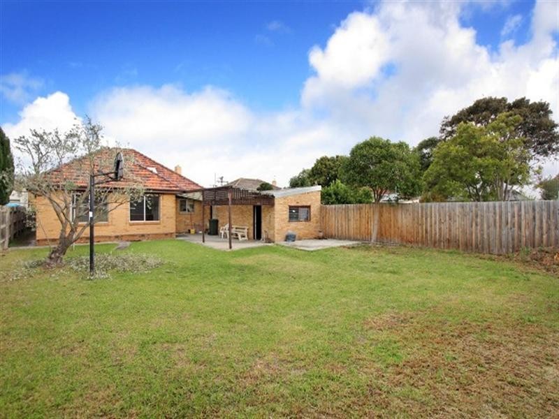 33 Lahona Avenue, Bentleigh East VIC 3165