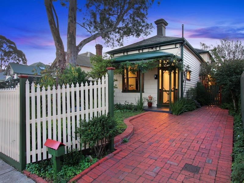 5 Rugby Road, Hughesdale VIC 3166