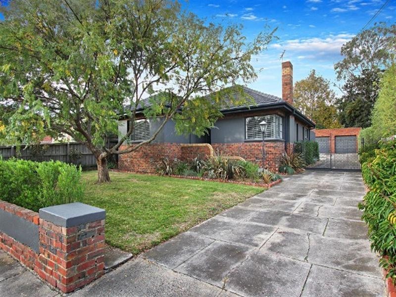 8 GLENMER STREET,, Bentleigh VIC 3204