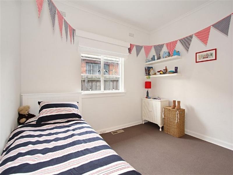 8 GLENMER STREET,, Bentleigh VIC 3204