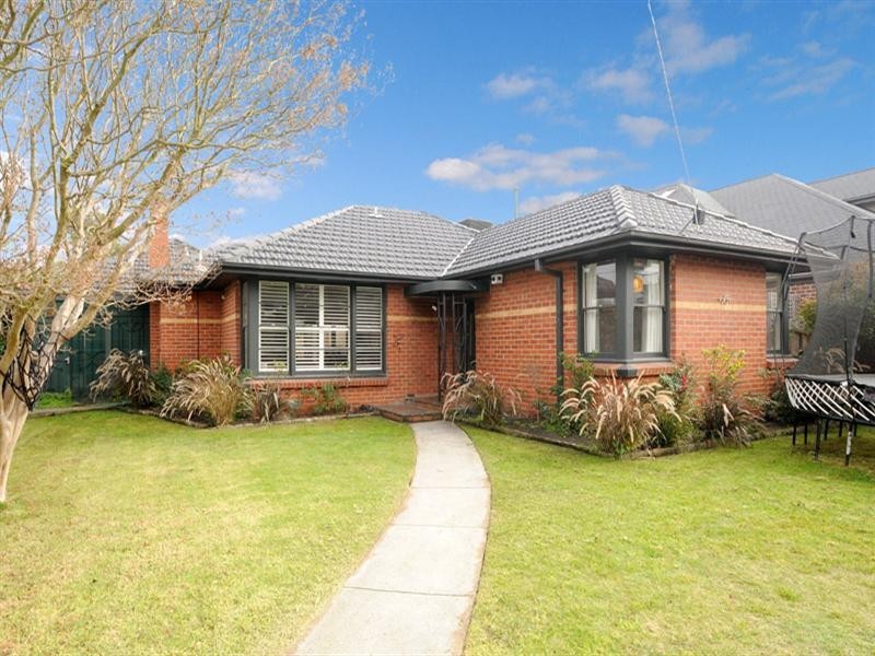 18 Moira Avenue, Carnegie VIC 3163