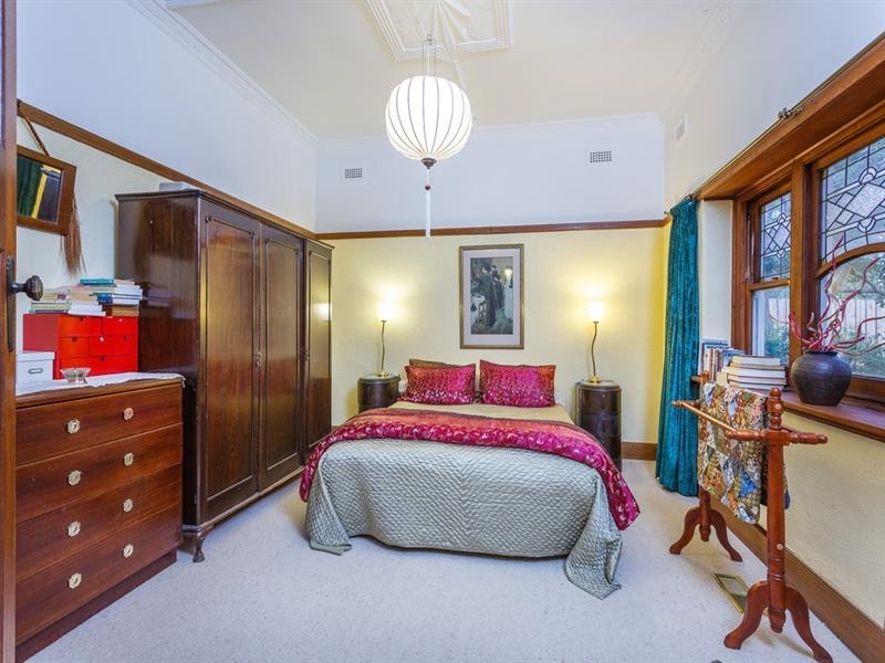 4 Poath Road, Hughesdale VIC 3166