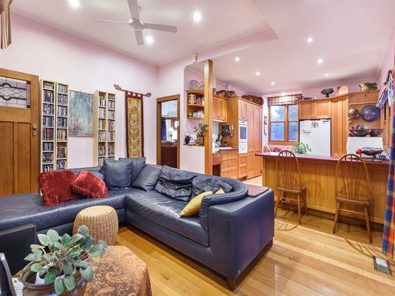 4 Poath Road, Hughesdale VIC 3166