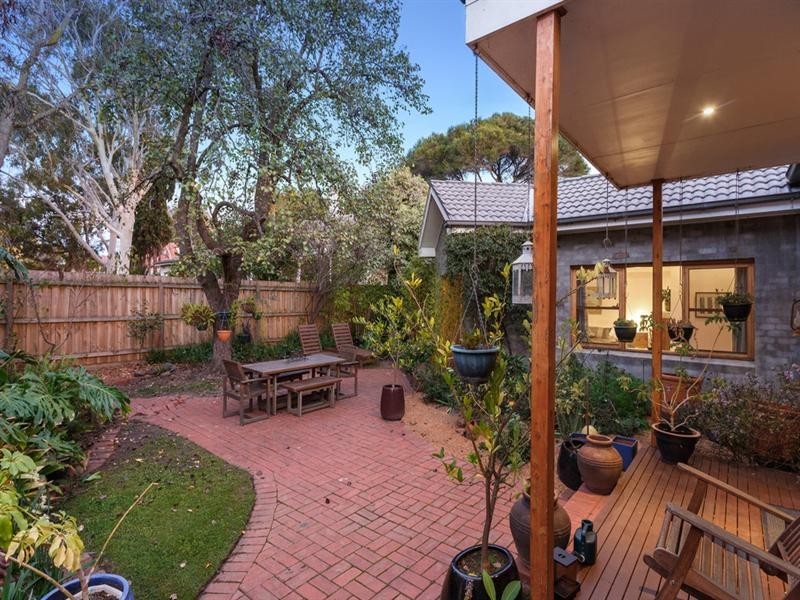 4 Poath Road, Hughesdale VIC 3166