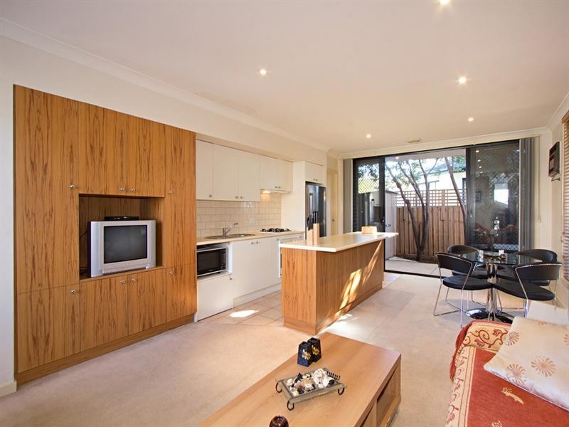 8/9 Rose Street, Clayton VIC 3168