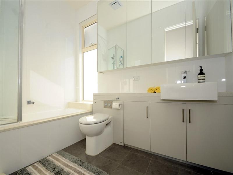 2/14 St Huberts Road, Carnegie VIC 3163