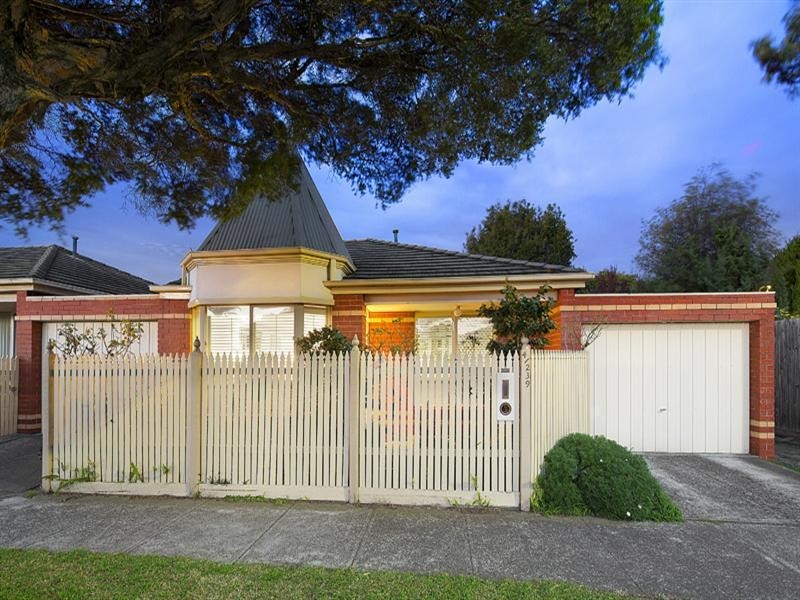 4/239 Neerim Road, Carnegie VIC 3163