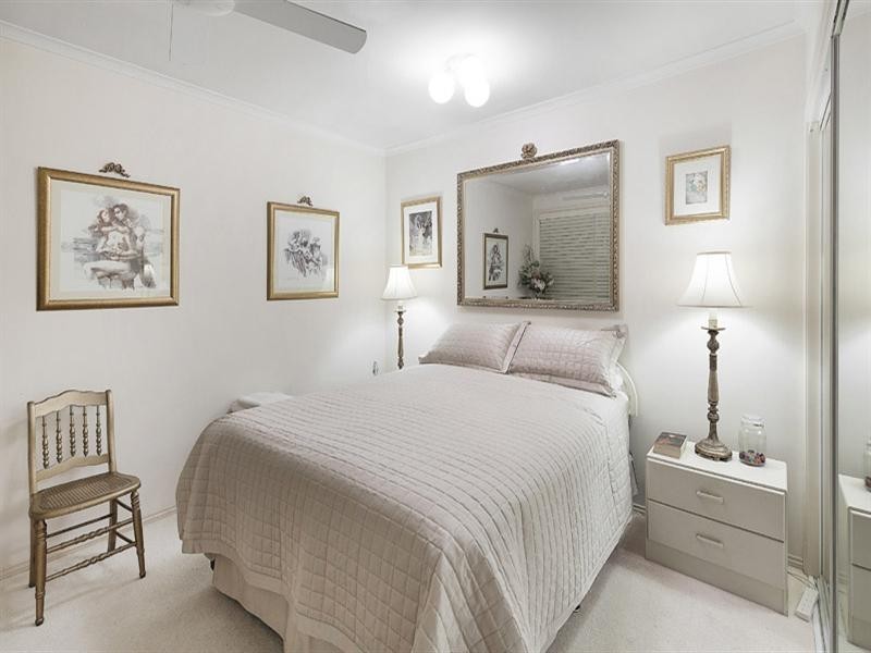 4/239 Neerim Road, Carnegie VIC 3163