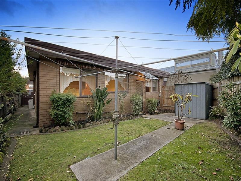 1/3 Toolambool Road, Carnegie VIC 3163