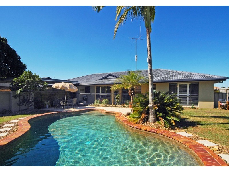 13 Ling Place, Palm Beach QLD 4221
