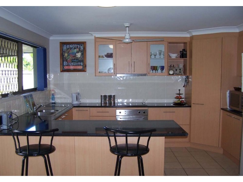 13 Ling Place, Palm Beach QLD 4221