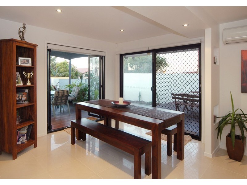2 Eucalypt Street, Palm Beach QLD 4221