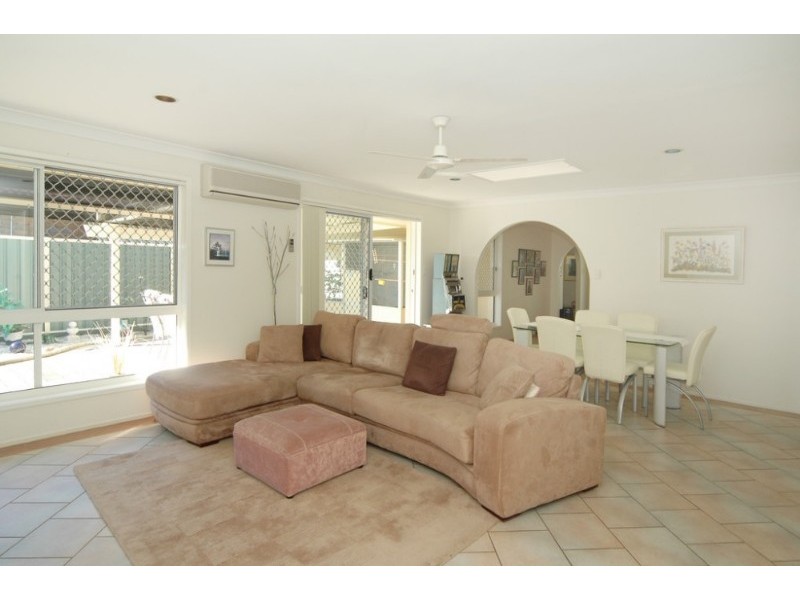 19 Pinon Close, Elanora QLD 4221