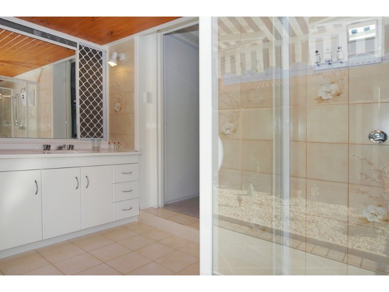 19 Pinon Close, Elanora QLD 4221