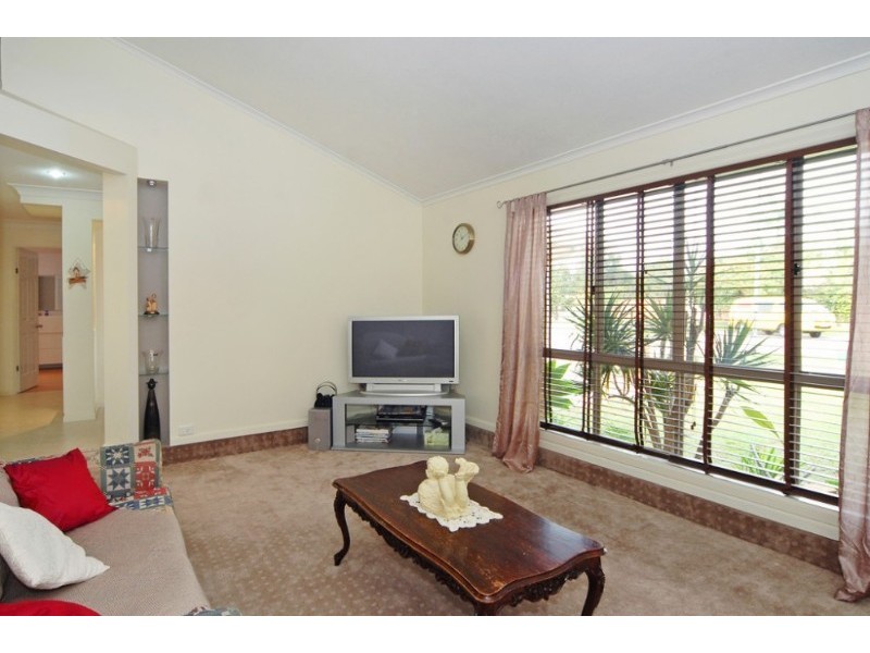 52 Bergamont Street, Elanora QLD 4221