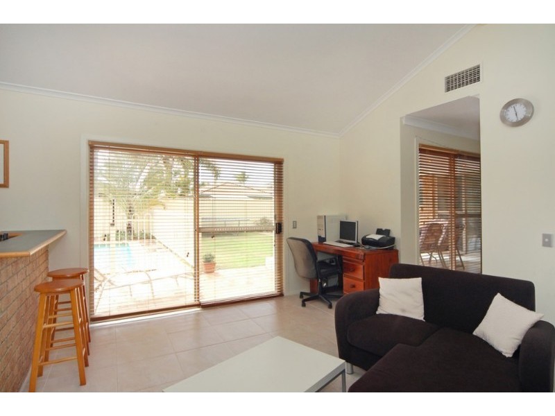 52 Bergamont Street, Elanora QLD 4221