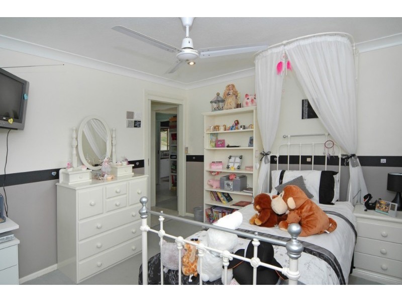 52 Bergamont Street, Elanora QLD 4221