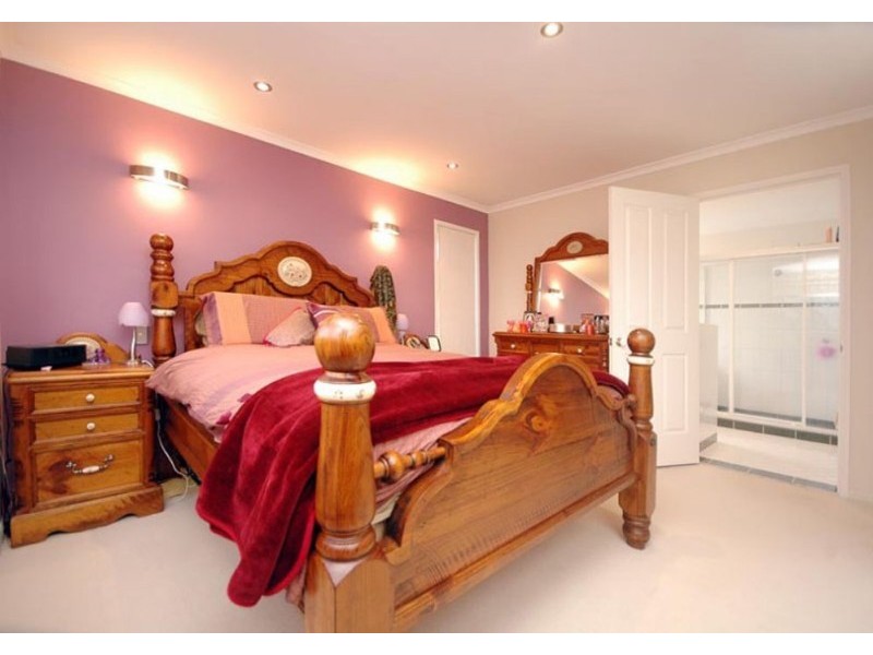 31 Jarrahdale Drive, Elanora QLD 4221