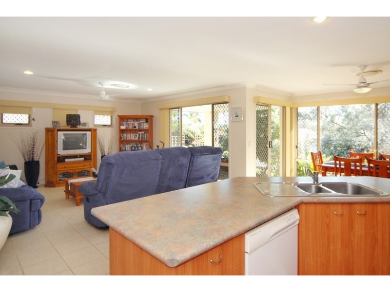 1/18 Wuruma Court, Elanora QLD 4221