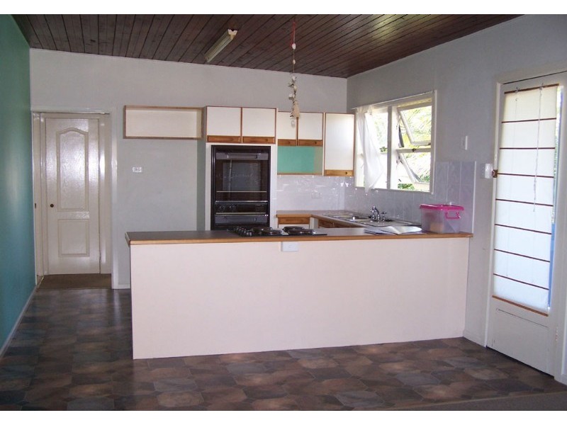 35 Fourth Avenue, Palm Beach QLD 4221