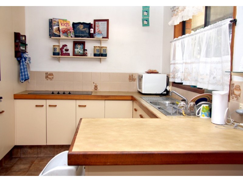 84 Ironbark Street, Elanora QLD 4221