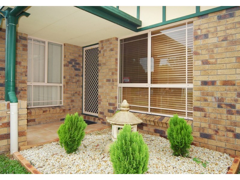 8 Ottelia Drive, Elanora QLD 4221