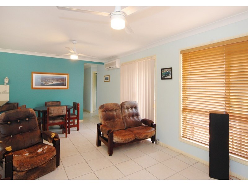 8 Ottelia Drive, Elanora QLD 4221