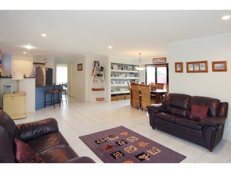 3 Pultenea Court, Elanora QLD 4221