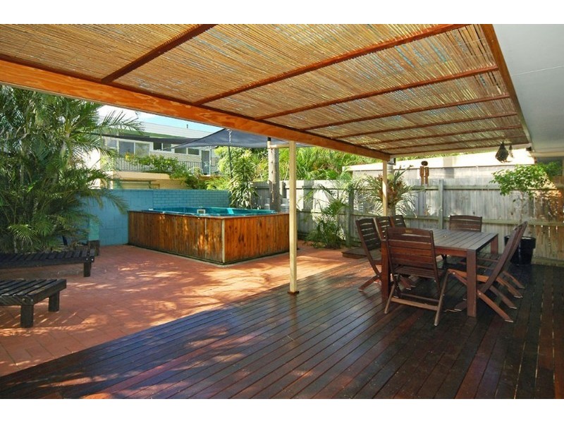 71 Tallebudgera Drive, Palm Beach QLD 4221