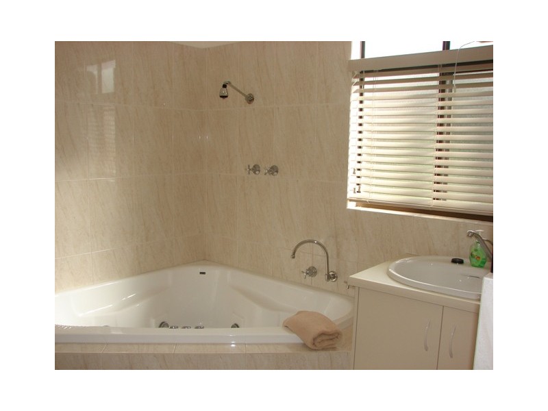 7 Gibson Avenue, Encounter Bay SA 5211