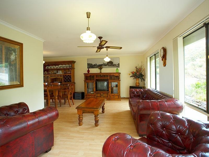 34 White Crescent, Encounter Bay SA 5211