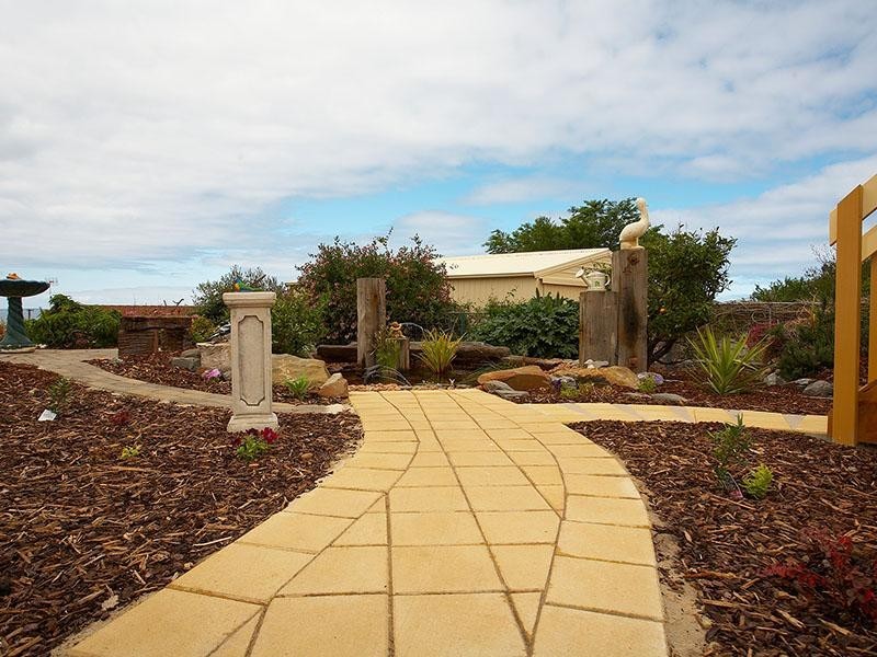 34 White Crescent, Encounter Bay SA 5211