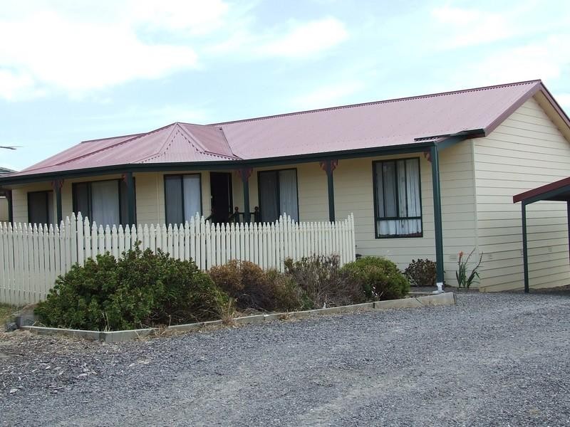 18 Mayflower Court, Encounter Bay SA 5211